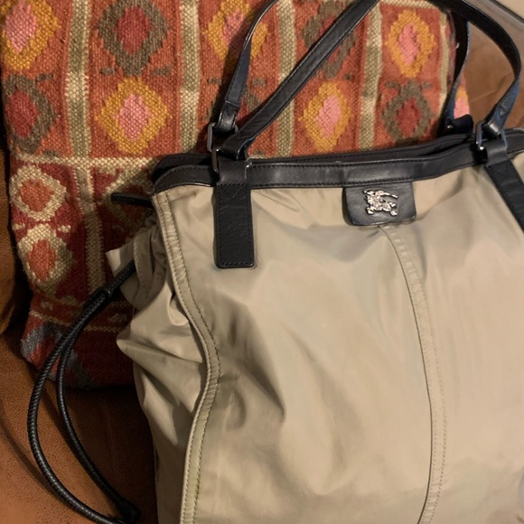 **SOLD** Burberry Buckleigh Nylon black Tote purse - Picture 3 of 16